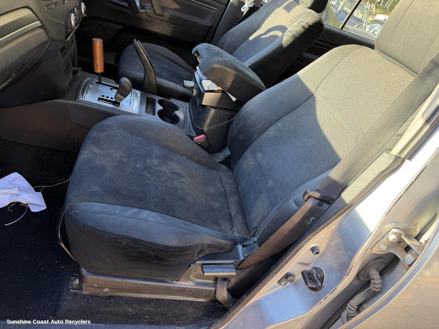 2006-2014 Mitsubishi Pajero Front Seat