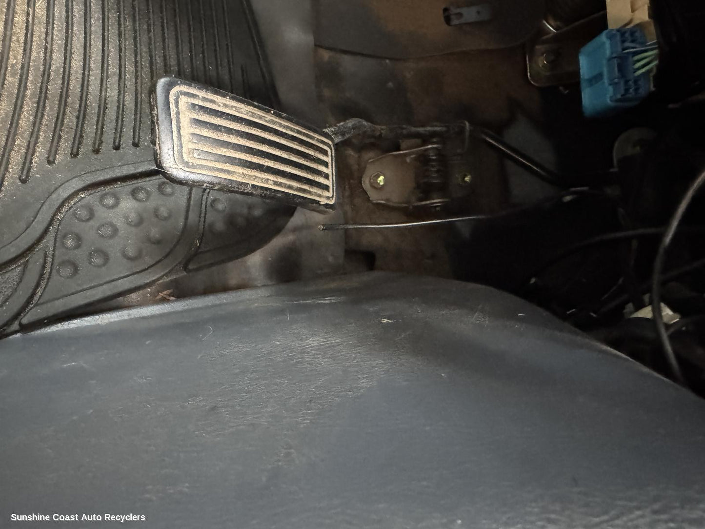 1997-2005 Toyota Hilux Pedal Assembly