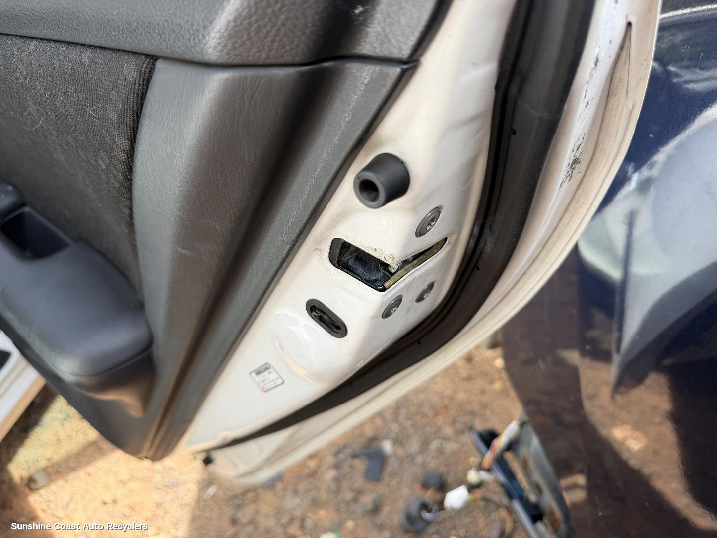2001-2007 Toyota Corolla Door Boot Gate Lock