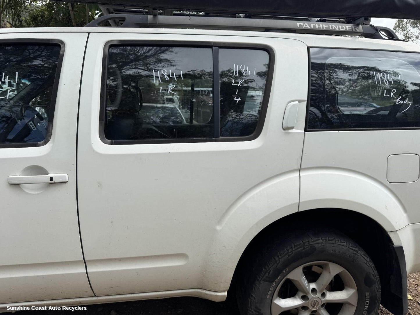 2010 Nissan Pathfinder Left Rear Door Sliding