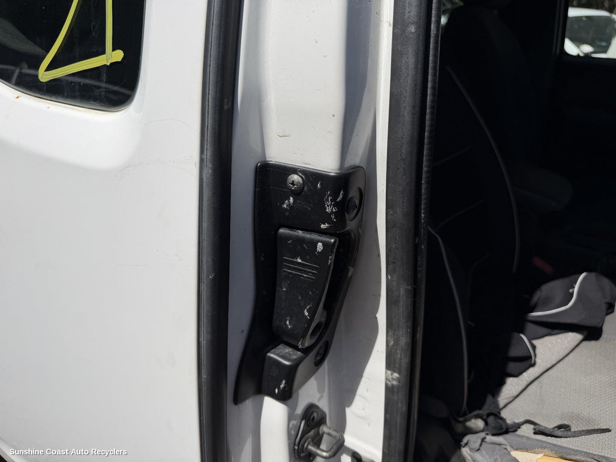 2005-2015 Nissan Navara Door Handle