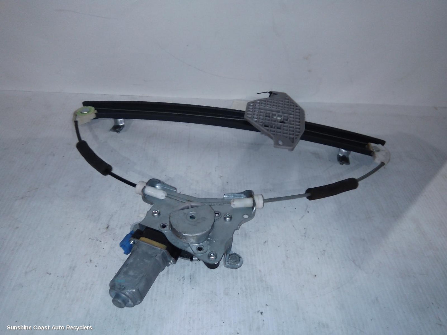 2016 Holden Captiva Left Front Window Reg Motor
