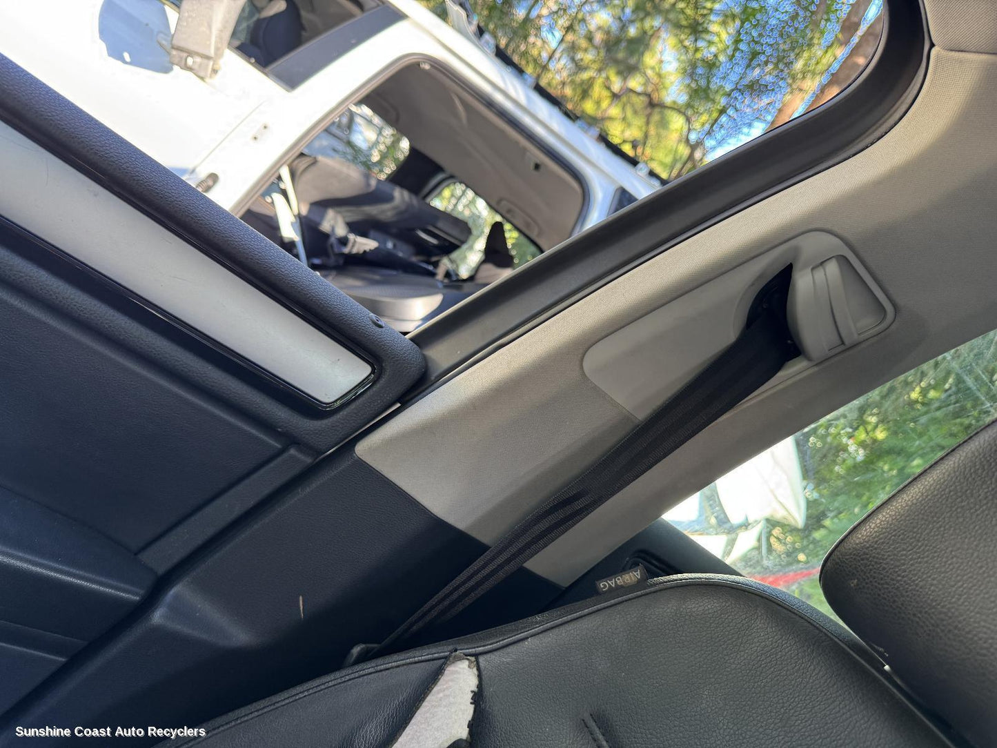 2011 Volkswagen Touareg Seatbelt Stalk