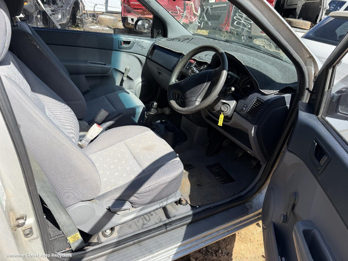 2002-2005 Hyundai Getz Front Seat