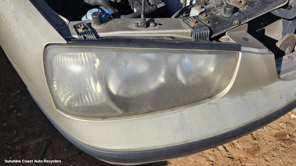 2000-2003 Hyundai Elantra Right Headlamp