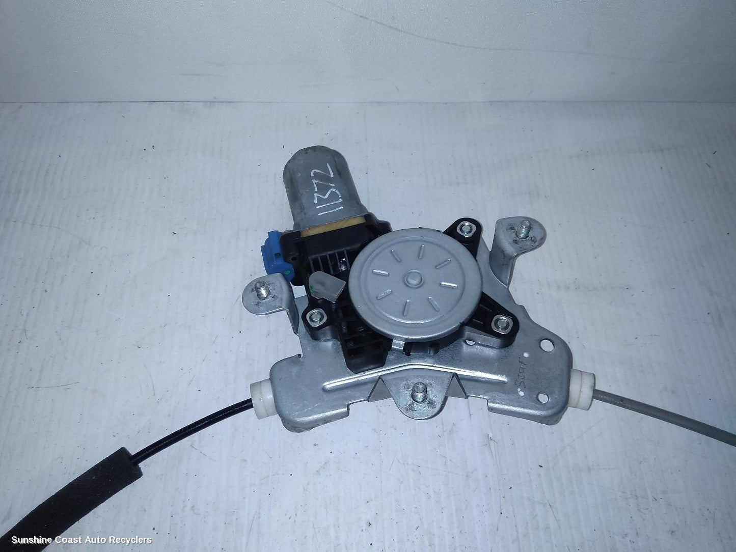 2016 Holden Captiva Left Front Window Reg Motor