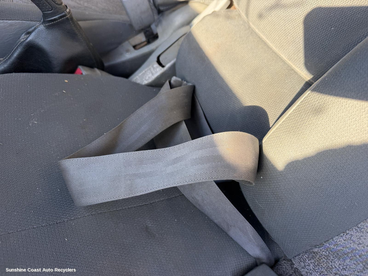 1998-2007 Toyota Landcruiser Seatbelt Stalk