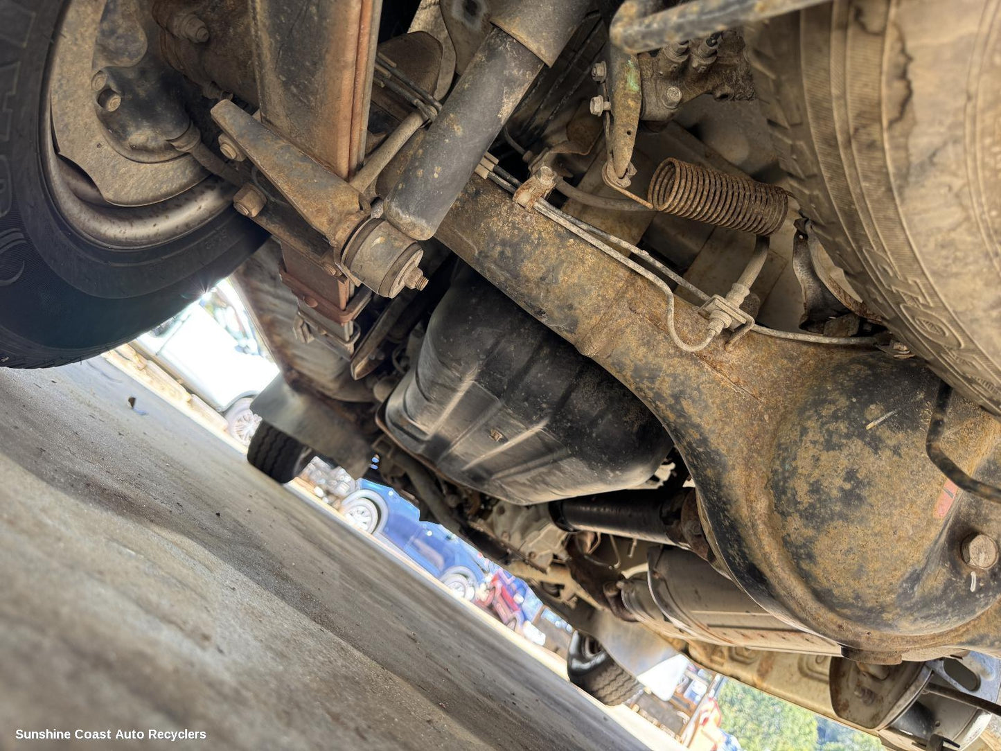 1986-2012 Mitsubishi L300 Differential Centre