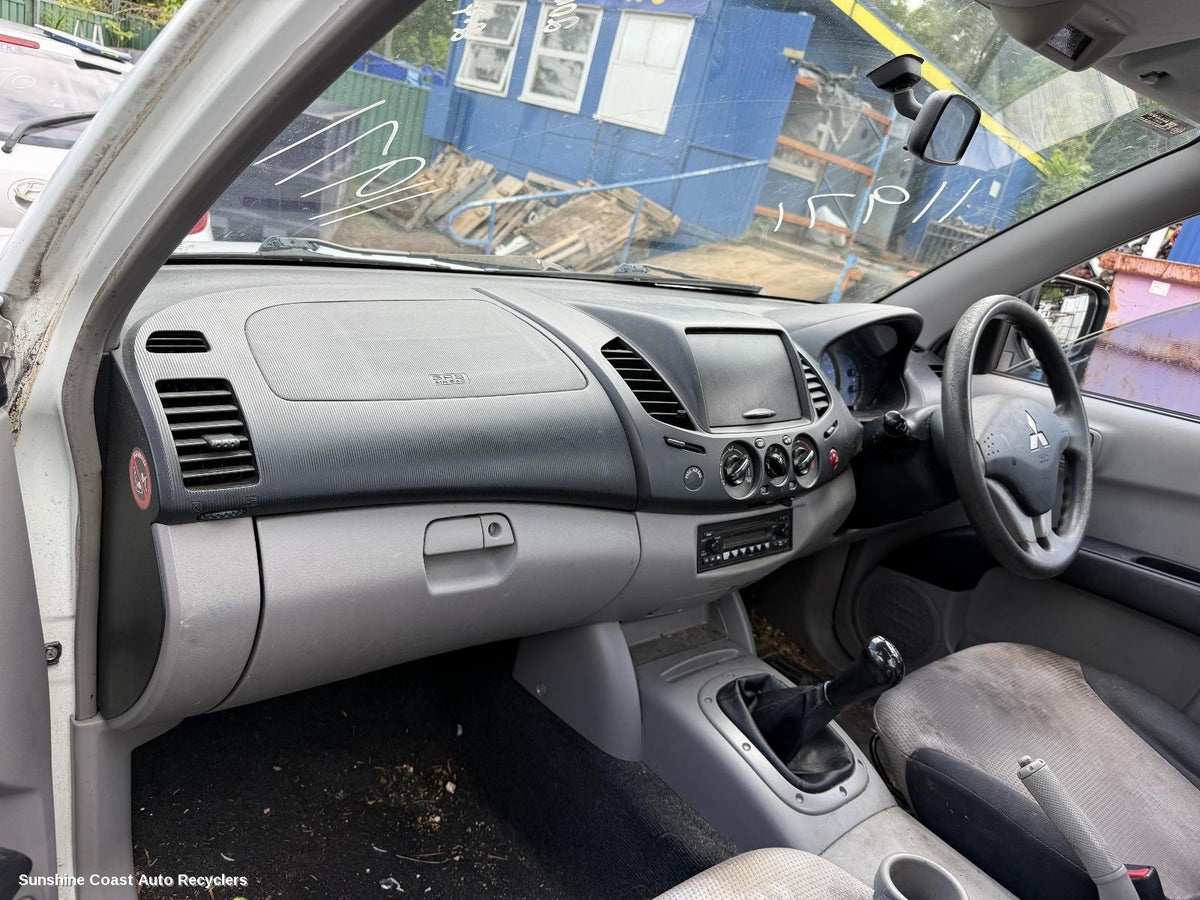 2006-2009 Mitsubishi Triton Misc