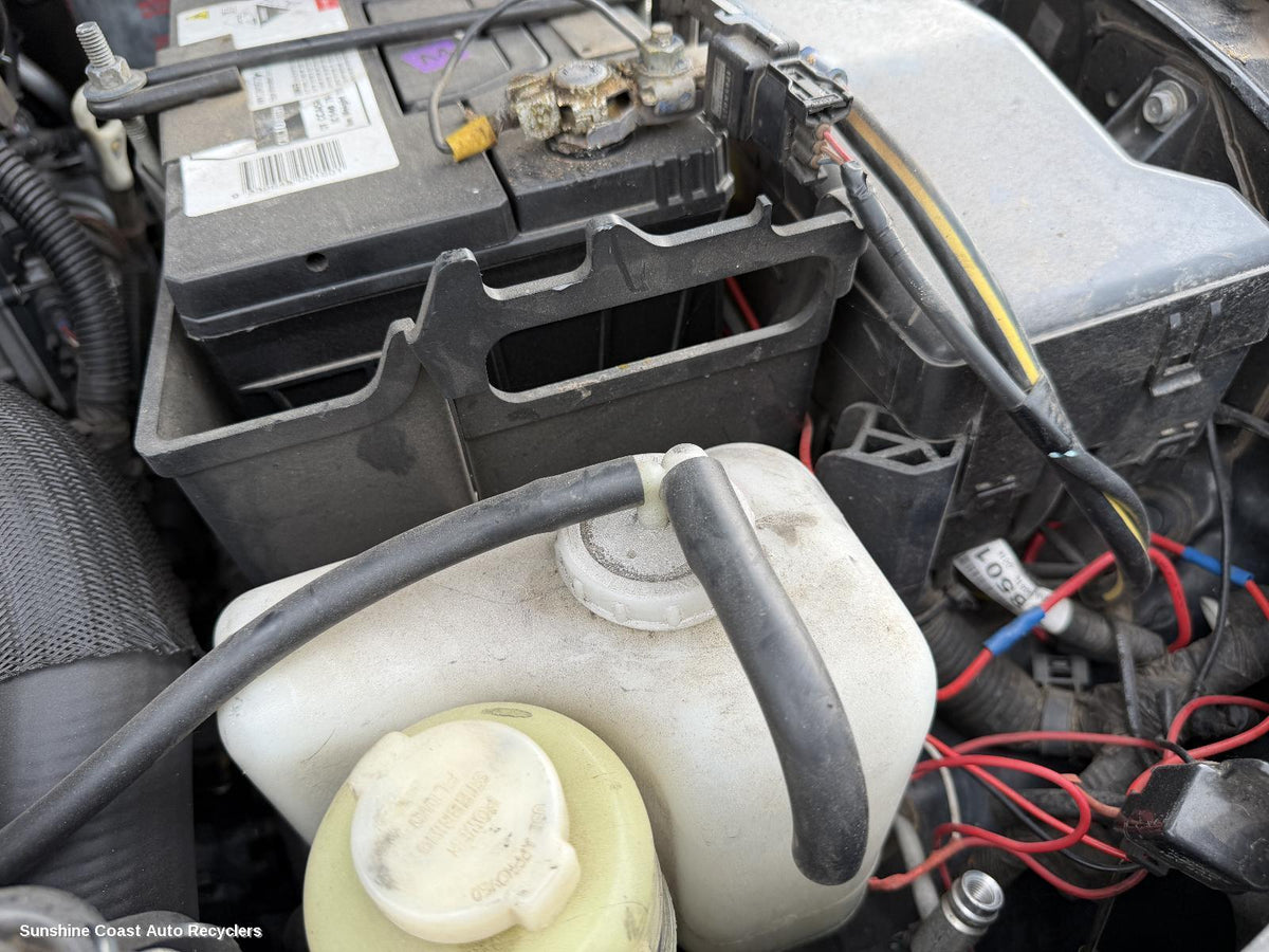 2006-2014 Mitsubishi Pajero Overflow Bottle