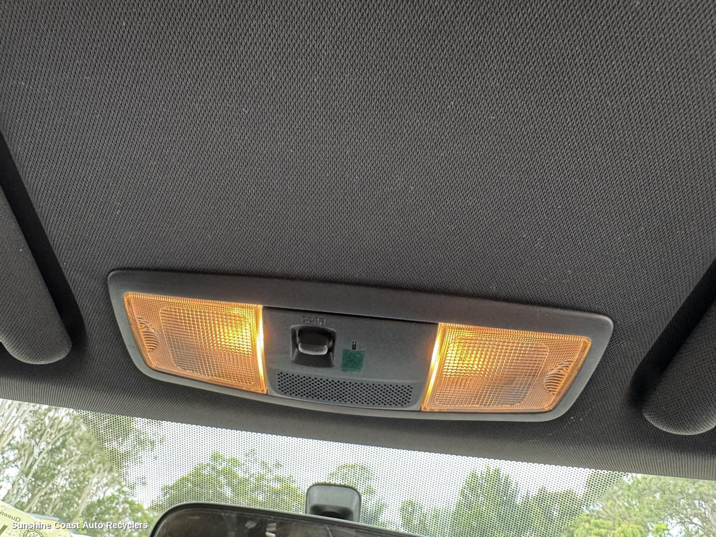 2018 Mitsubishi Outlander Courtesy Light
