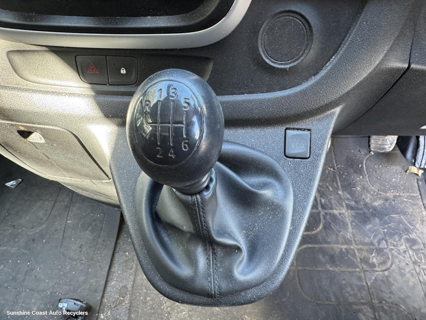 2016 Renault Trafic Gear Stick Shifter