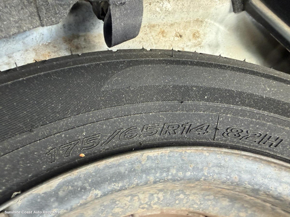 2005-2016 Toyota Yaris Tyre