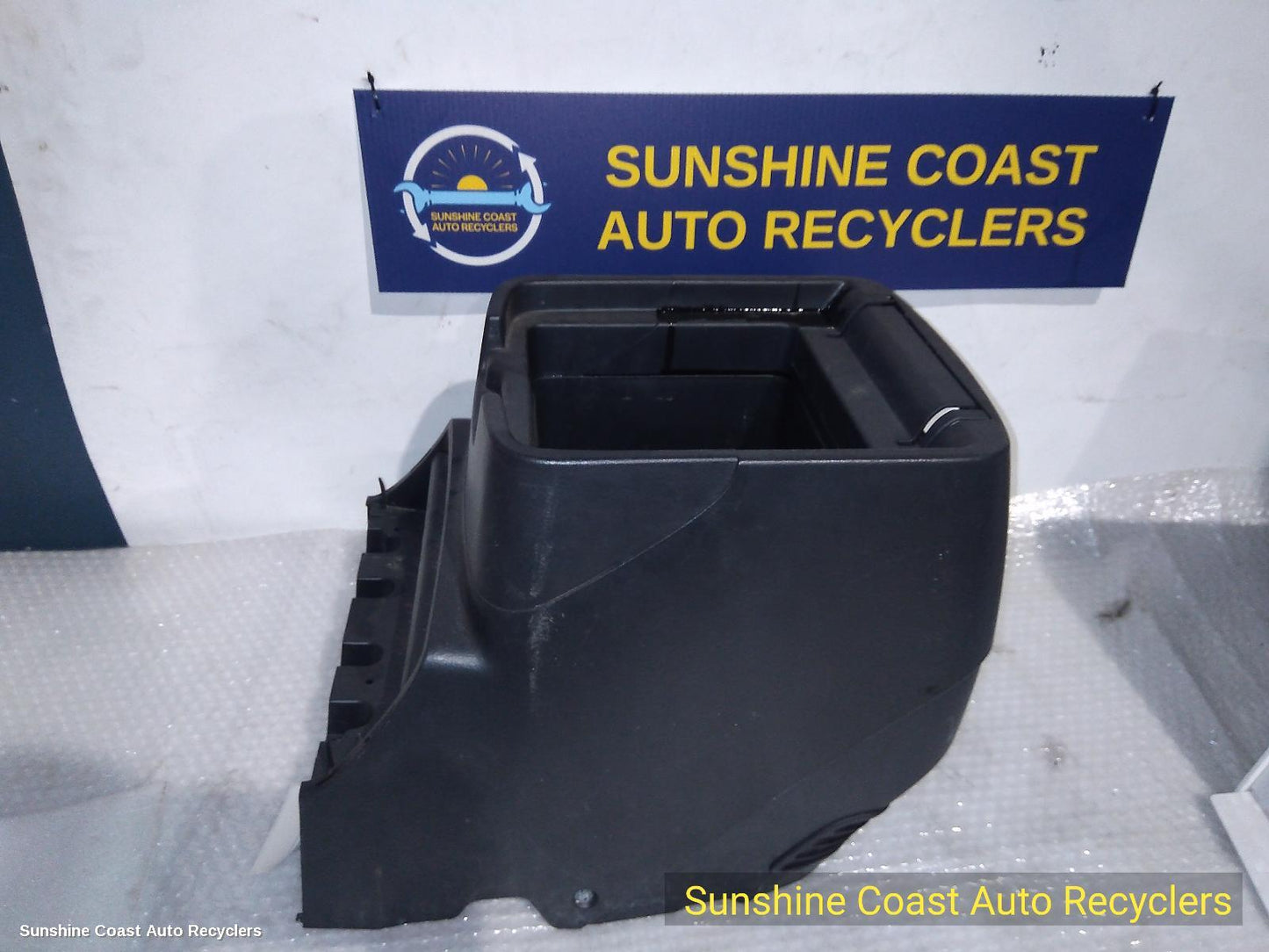 2006-2014 Mitsubishi Pajero Console