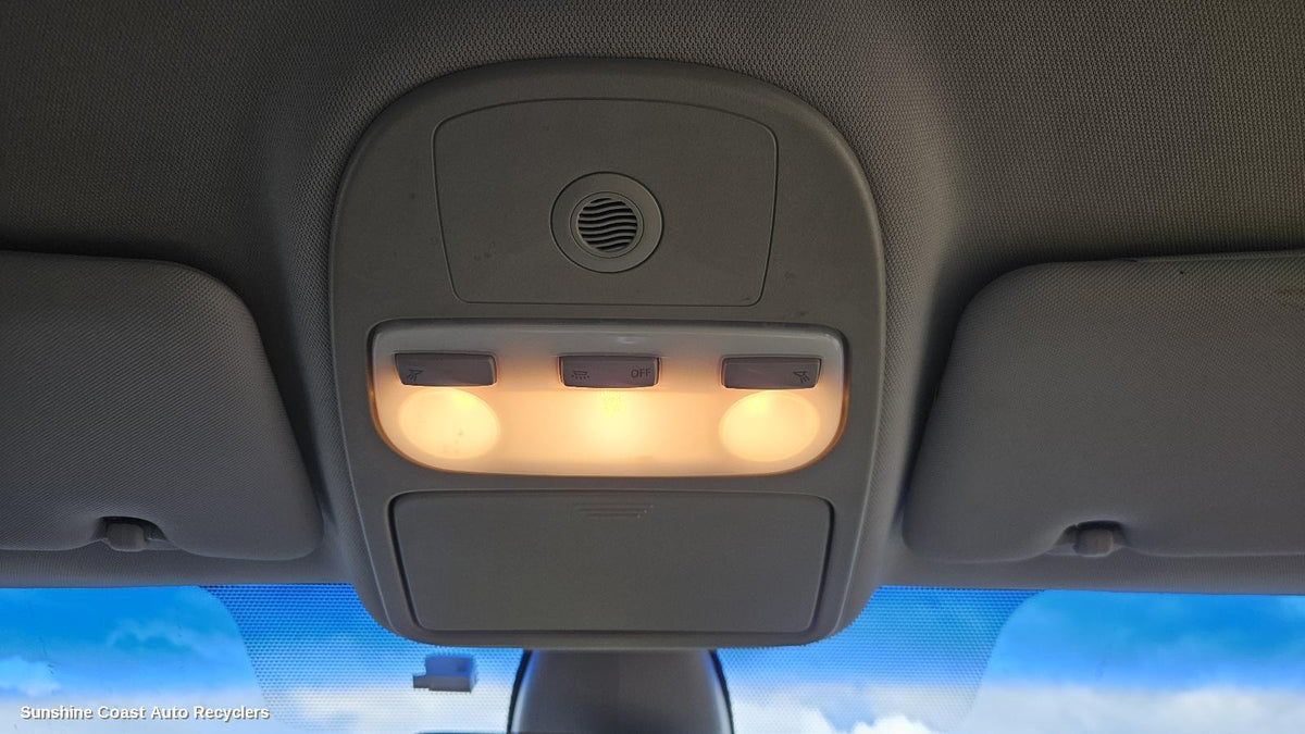 2010-2016 Renault Megane Courtesy Light