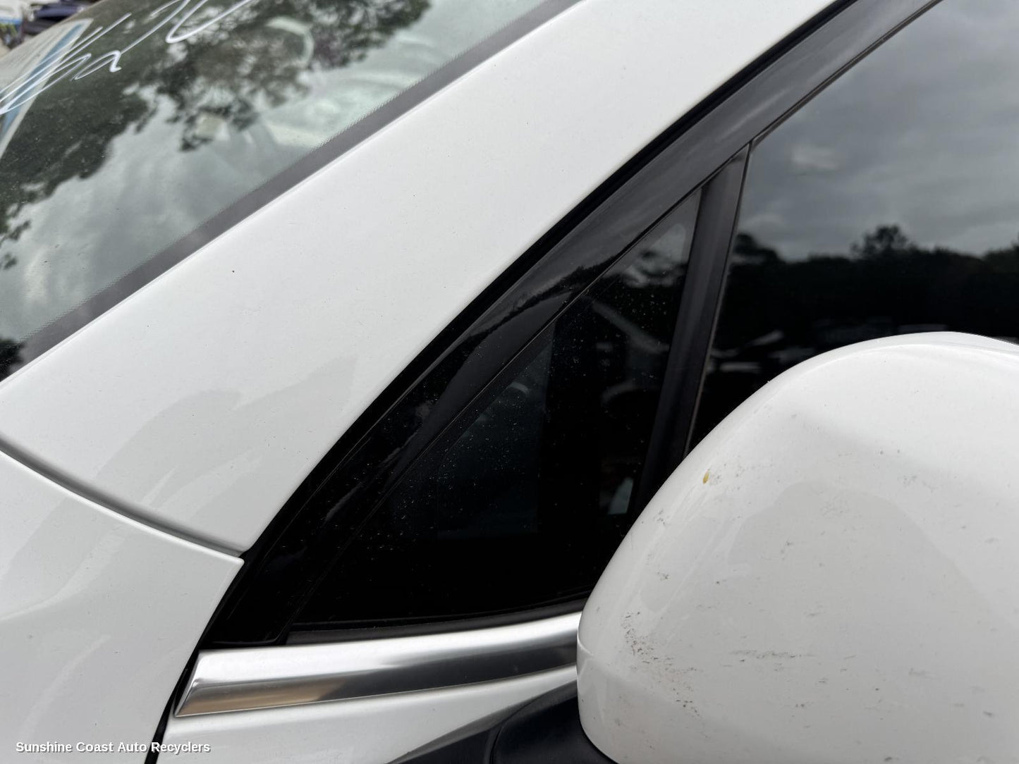 2022 Ldv D90 Left Front 1 4 Door Glass
