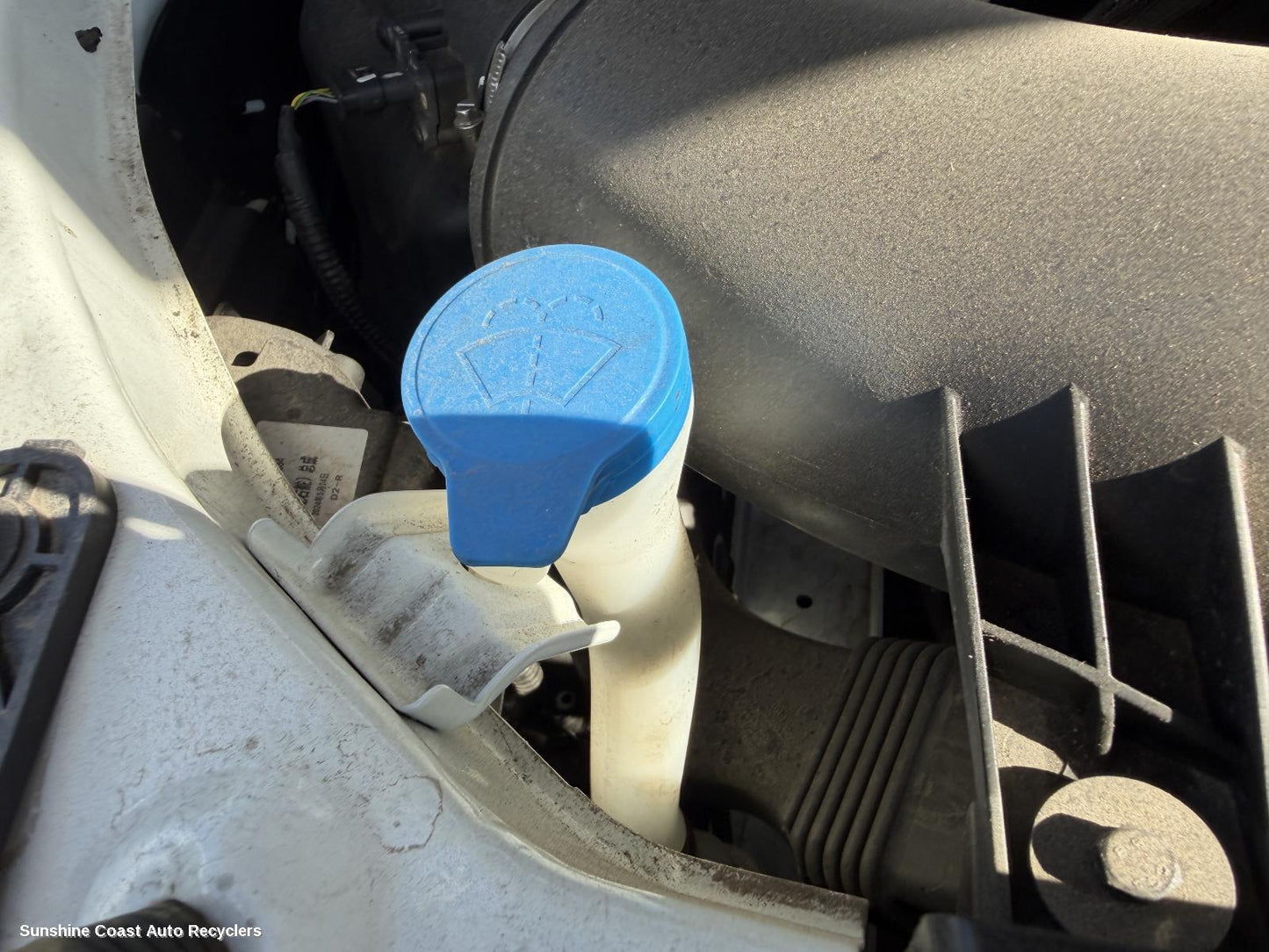 2024 Ldv Deliver 9 Washer Bottle