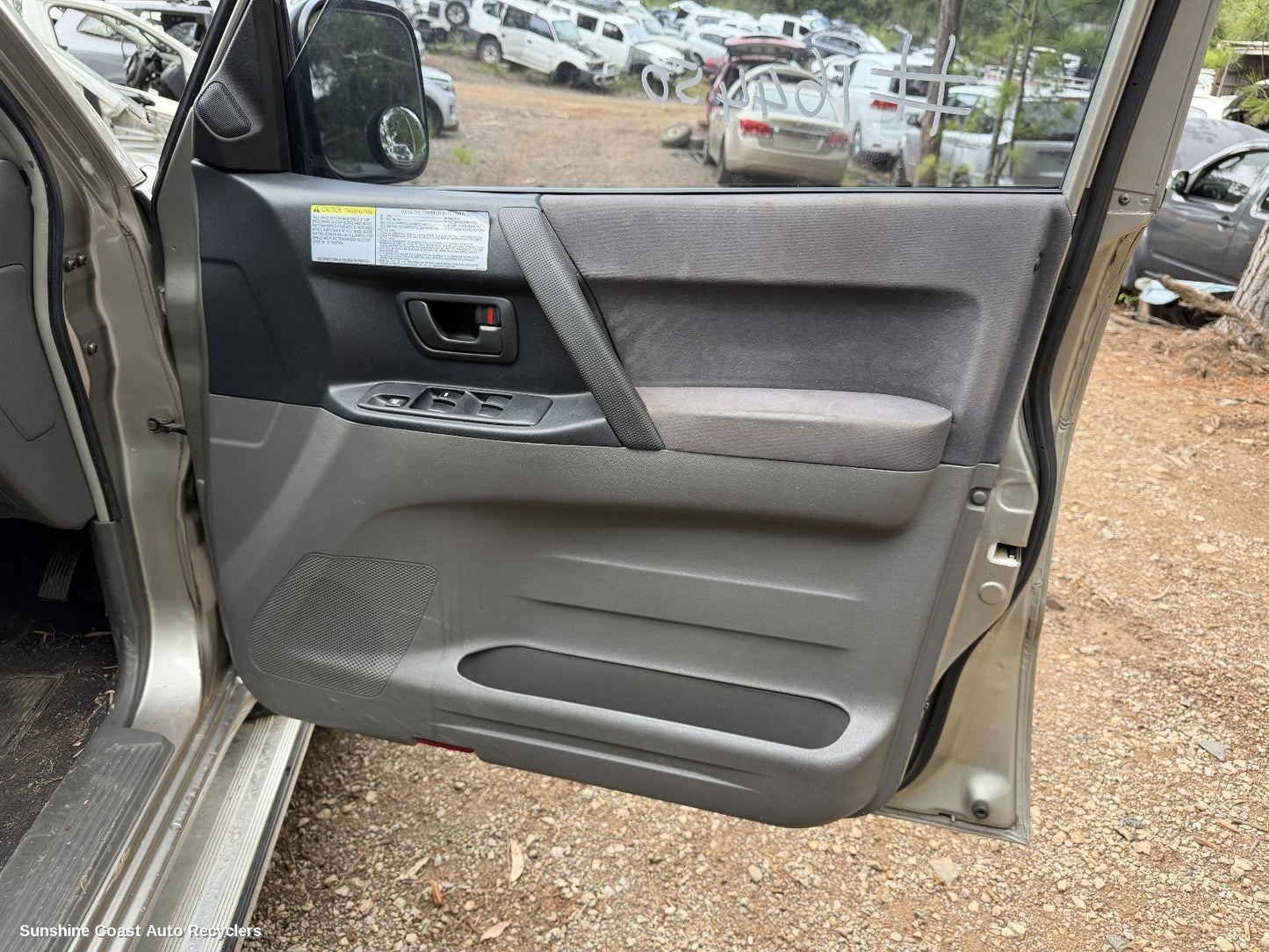 2002-2006 Mitsubishi Pajero Door Trim