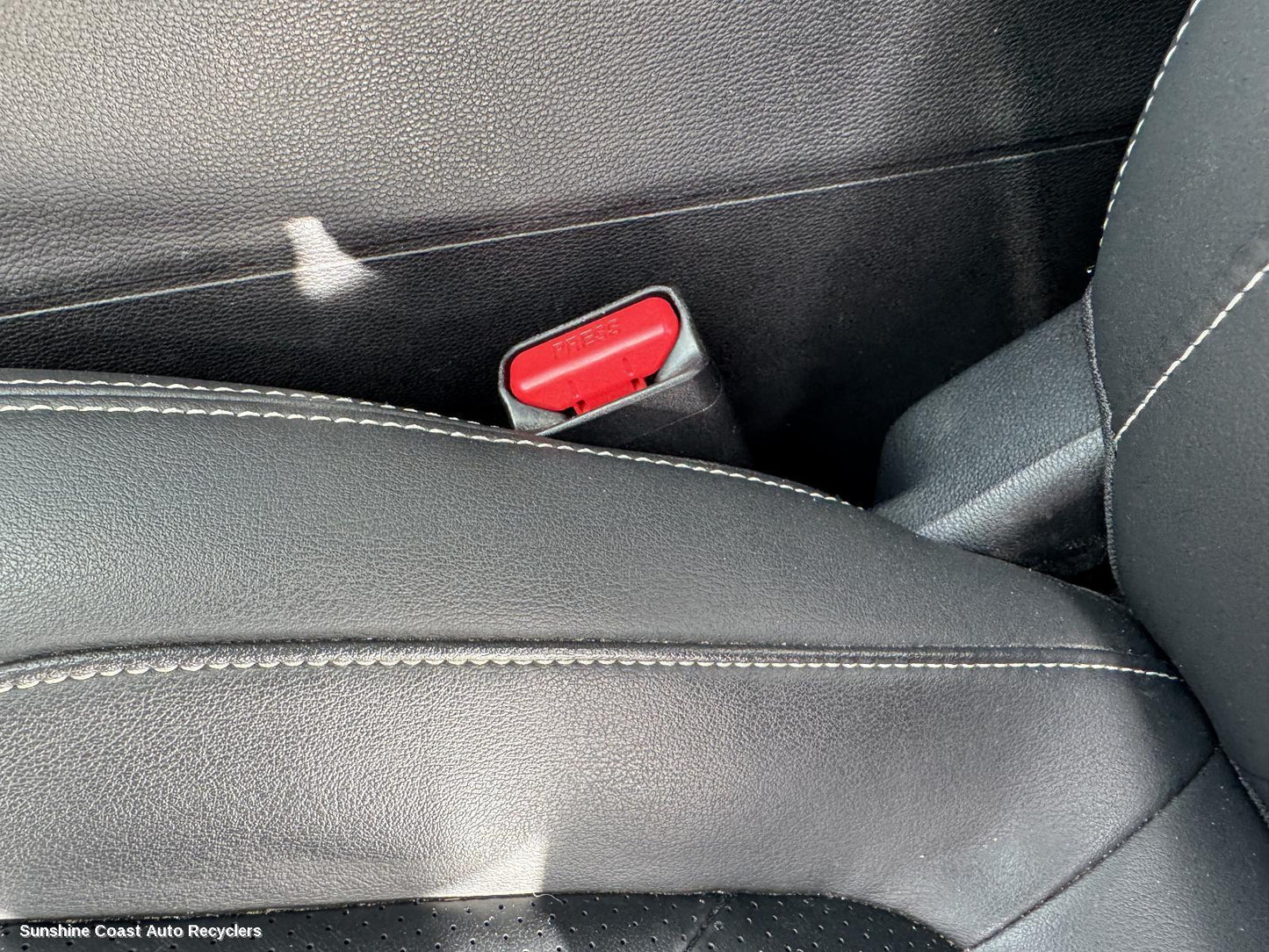 2022 Ldv D90 Seatbelt Stalk