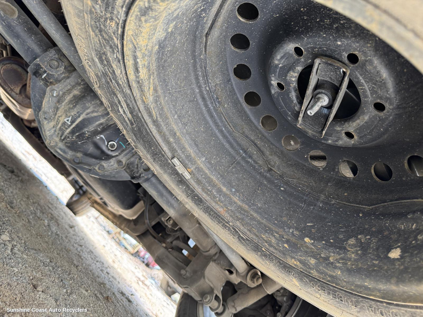 2019 Ldv G10 Spare Wheel Winch